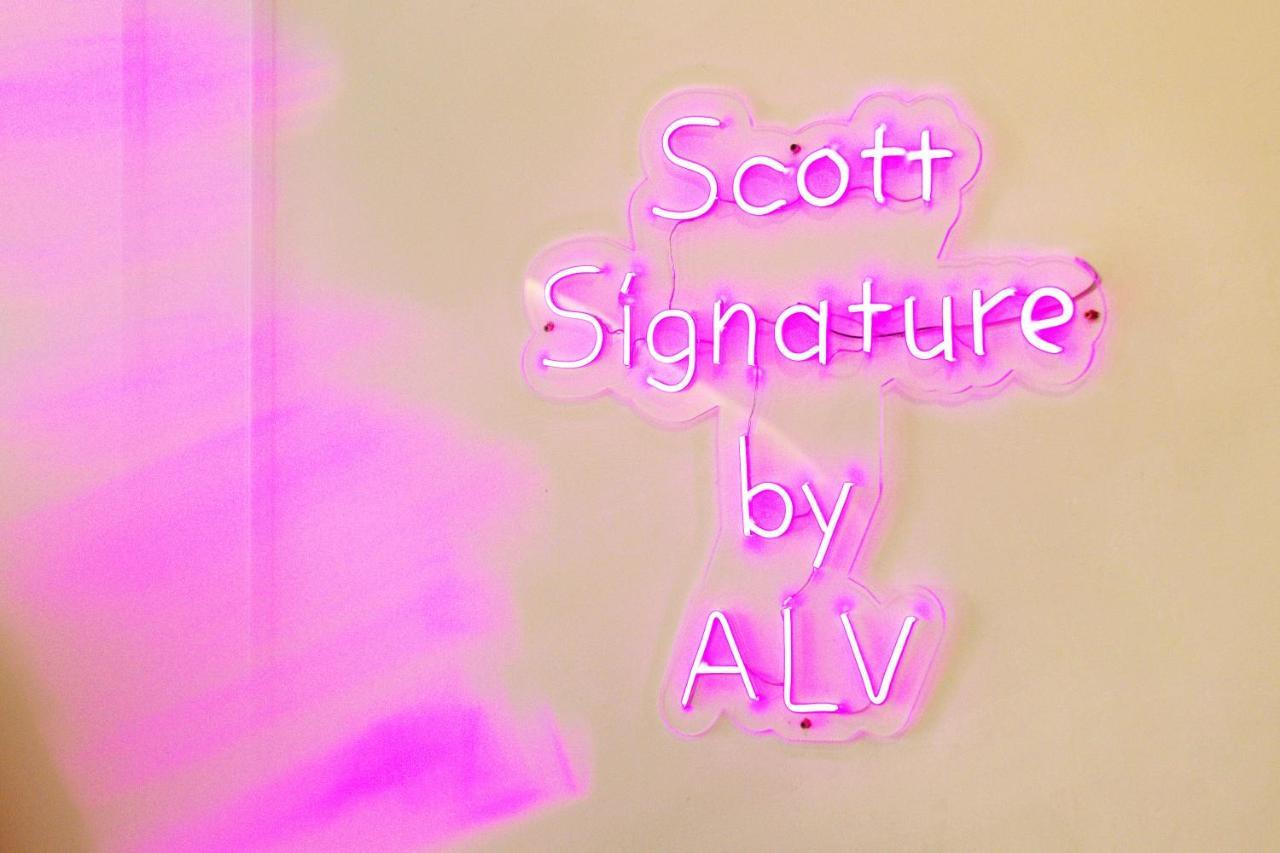 Scott Signature Suites By Alv Τζωρτζ Τάουν Εξωτερικό φωτογραφία